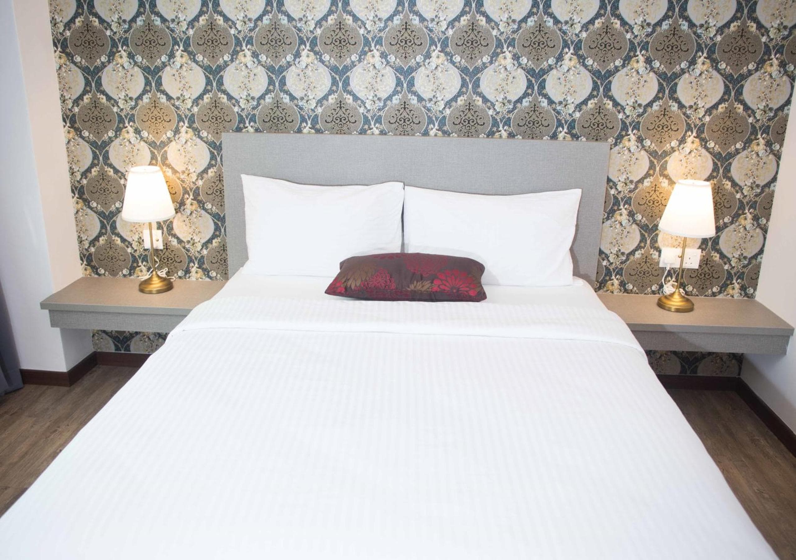 Superior Queen (No Window)